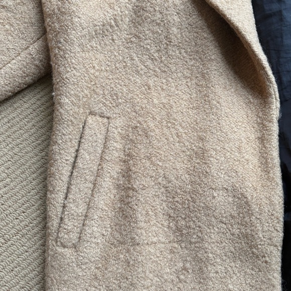 Beige winter coat size Small - Picture 9 of 9